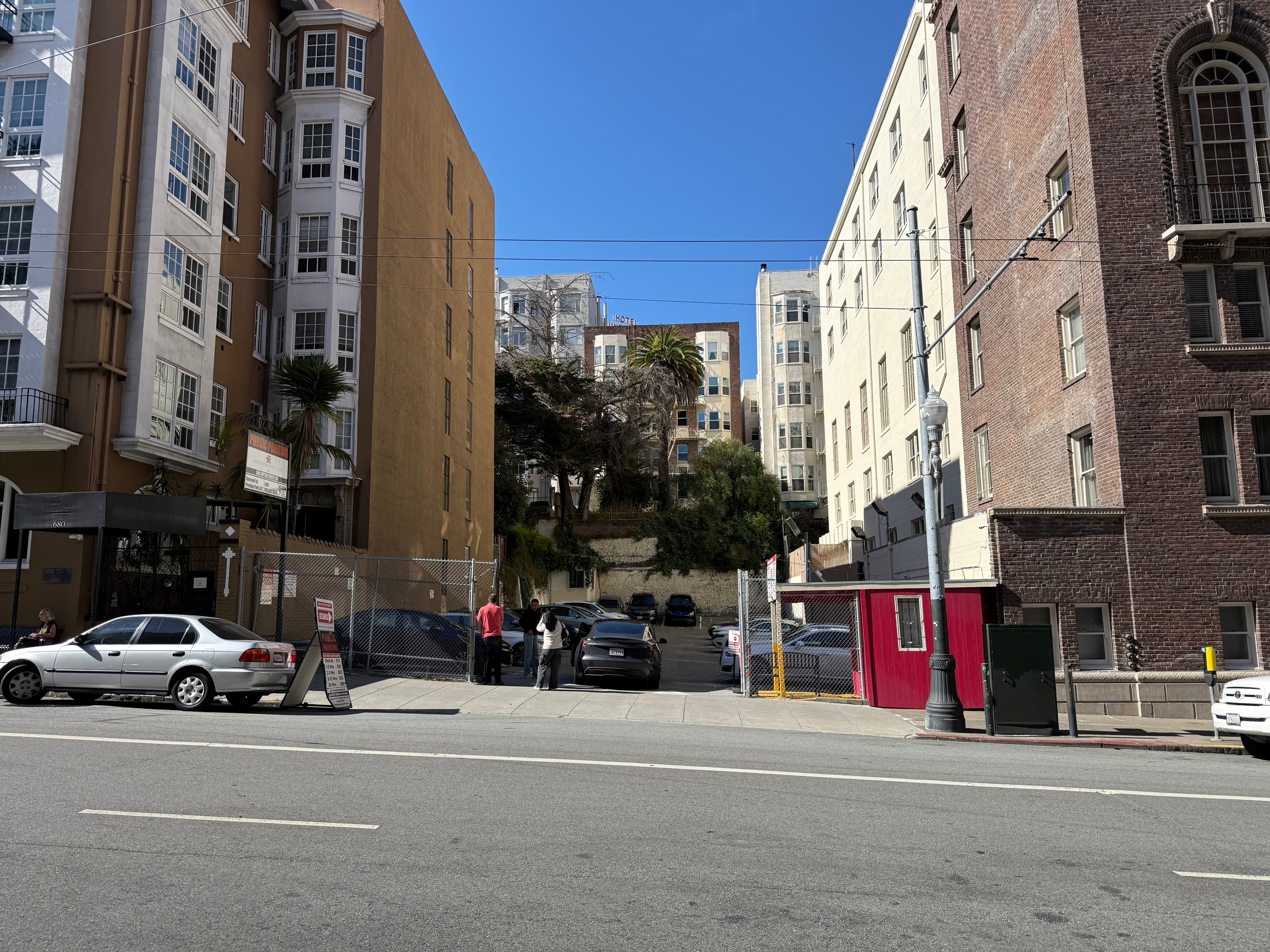 660 Sutter Lot